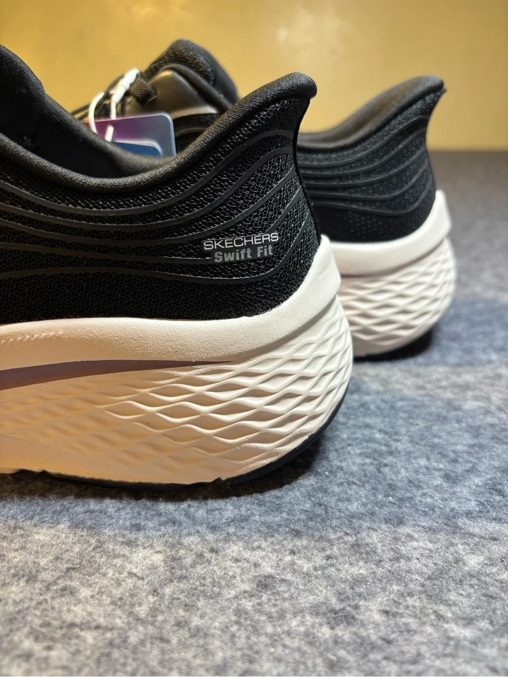 Skechers Hands Free Swift Fit Sneakers in Black and Purple Women’s Size 10